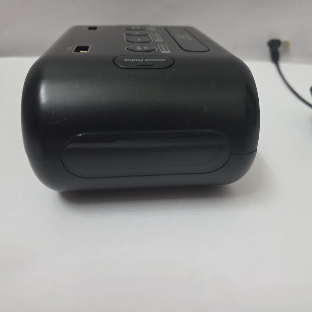 iHome HIH33 LCD Triple Display Alarm Clock with Dual Charging USB - Picture 5 of 7